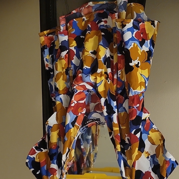 Multicolored Top - Picture 8 of 8